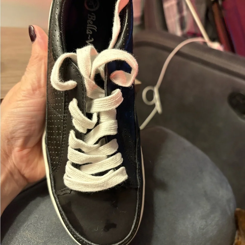 Bella Vita Women's Black and White Sneakers